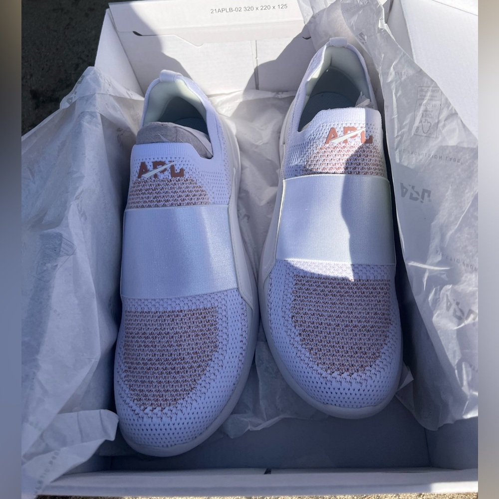 APL Techloom Bliss white size 10 NWT